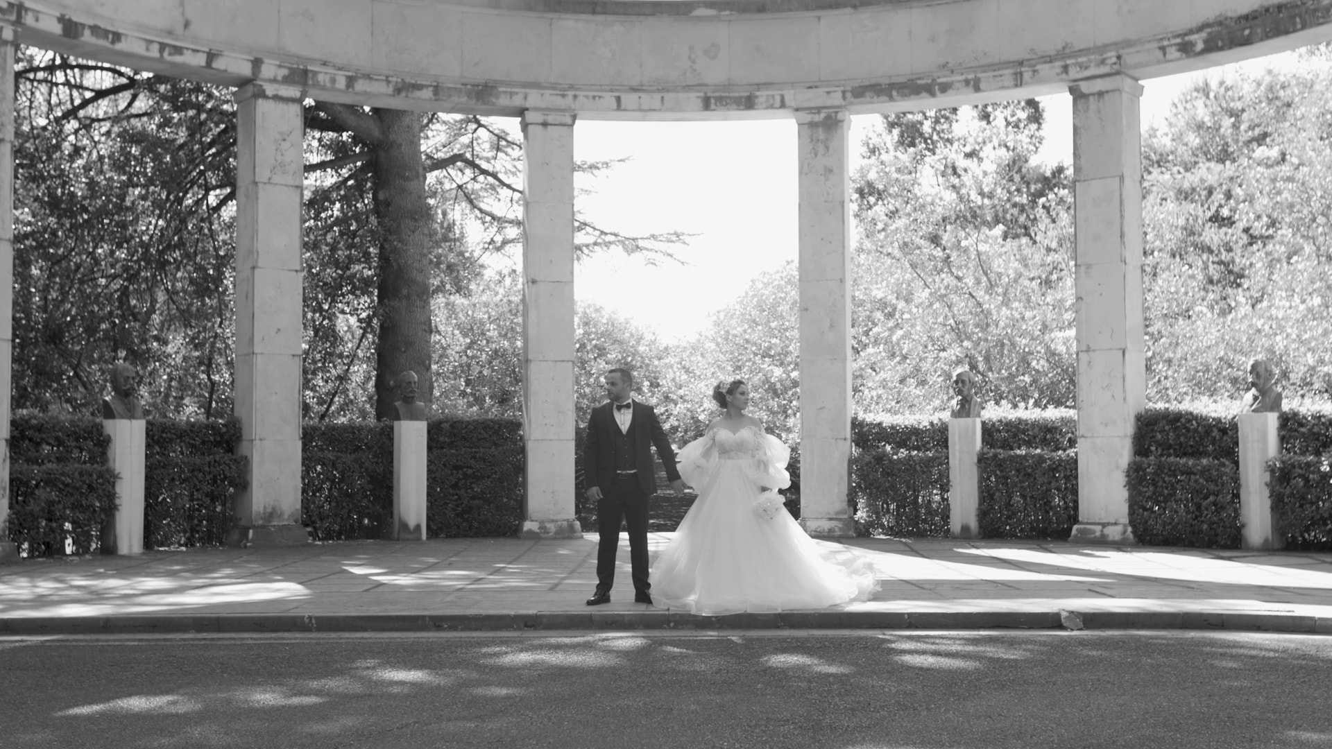 Wedding golden hour portraits romantic